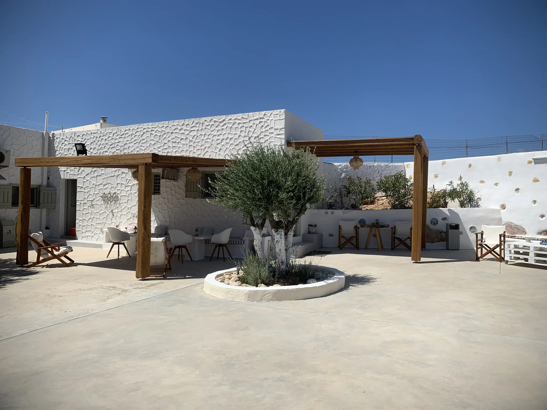 Apartment with private yard, Aeris Suites Chora, Koufonisia