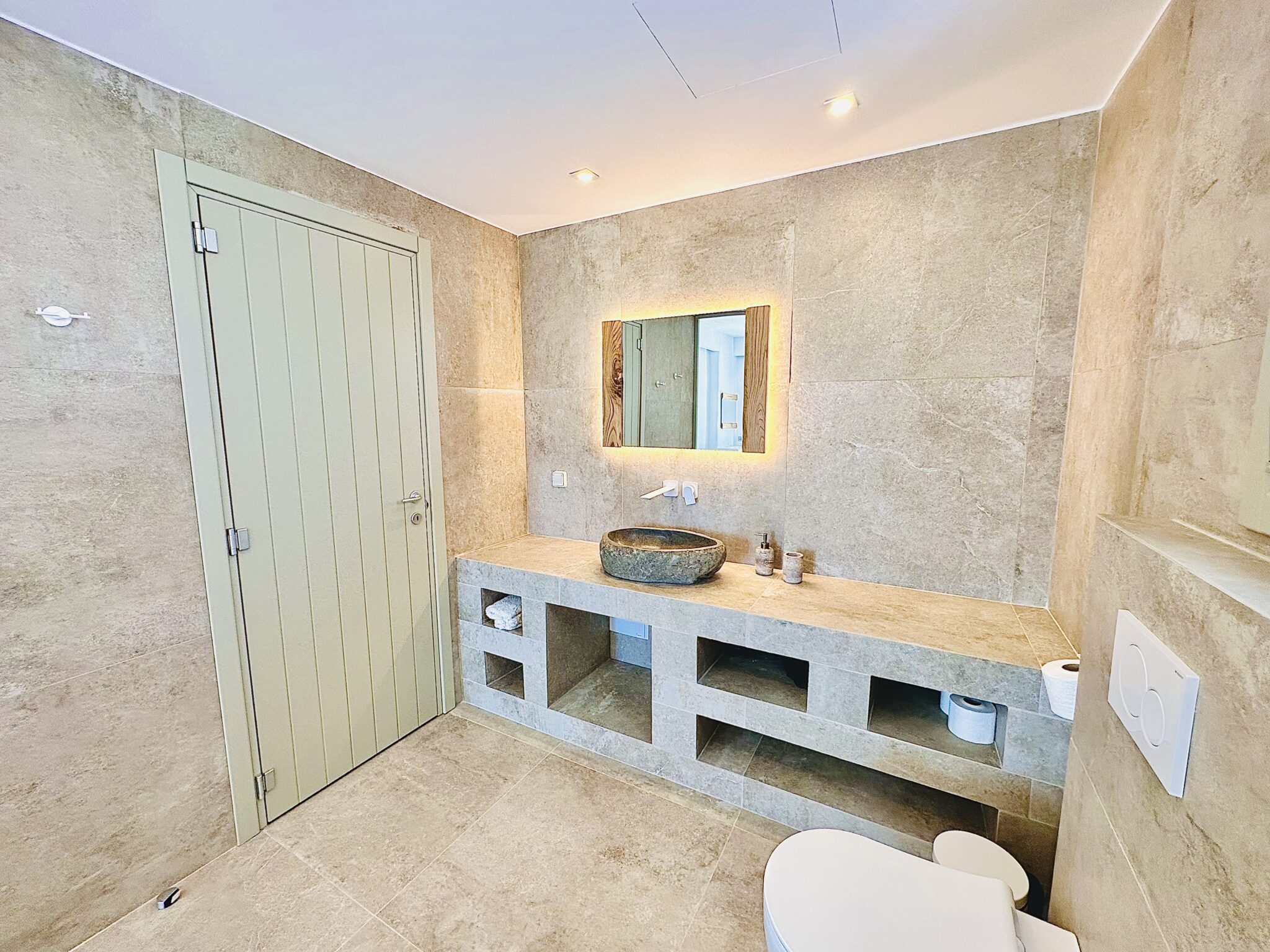 Villa with Private Pool & Jacuzzi – stone bathroom with double basin and mirror