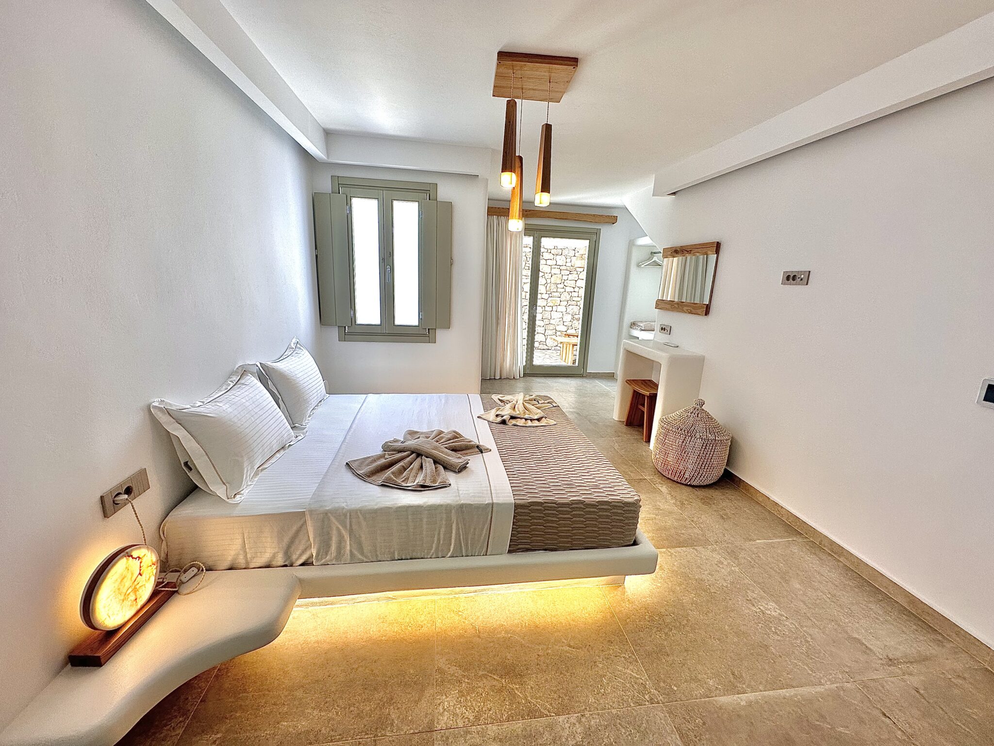 Villa with Private Pool & Jacuzzi – bedroom with king-size bed and sea-view windows