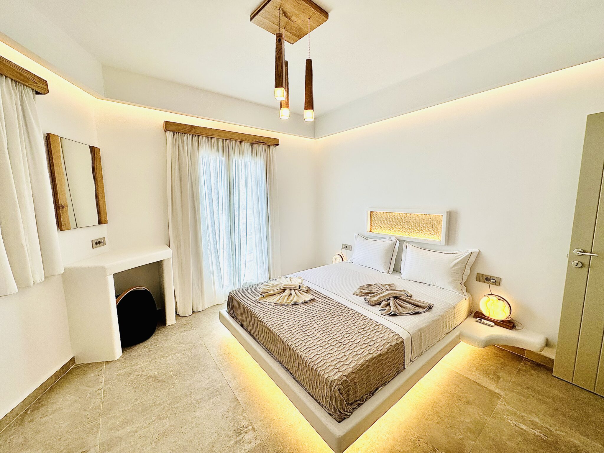 Second king-size bedroom