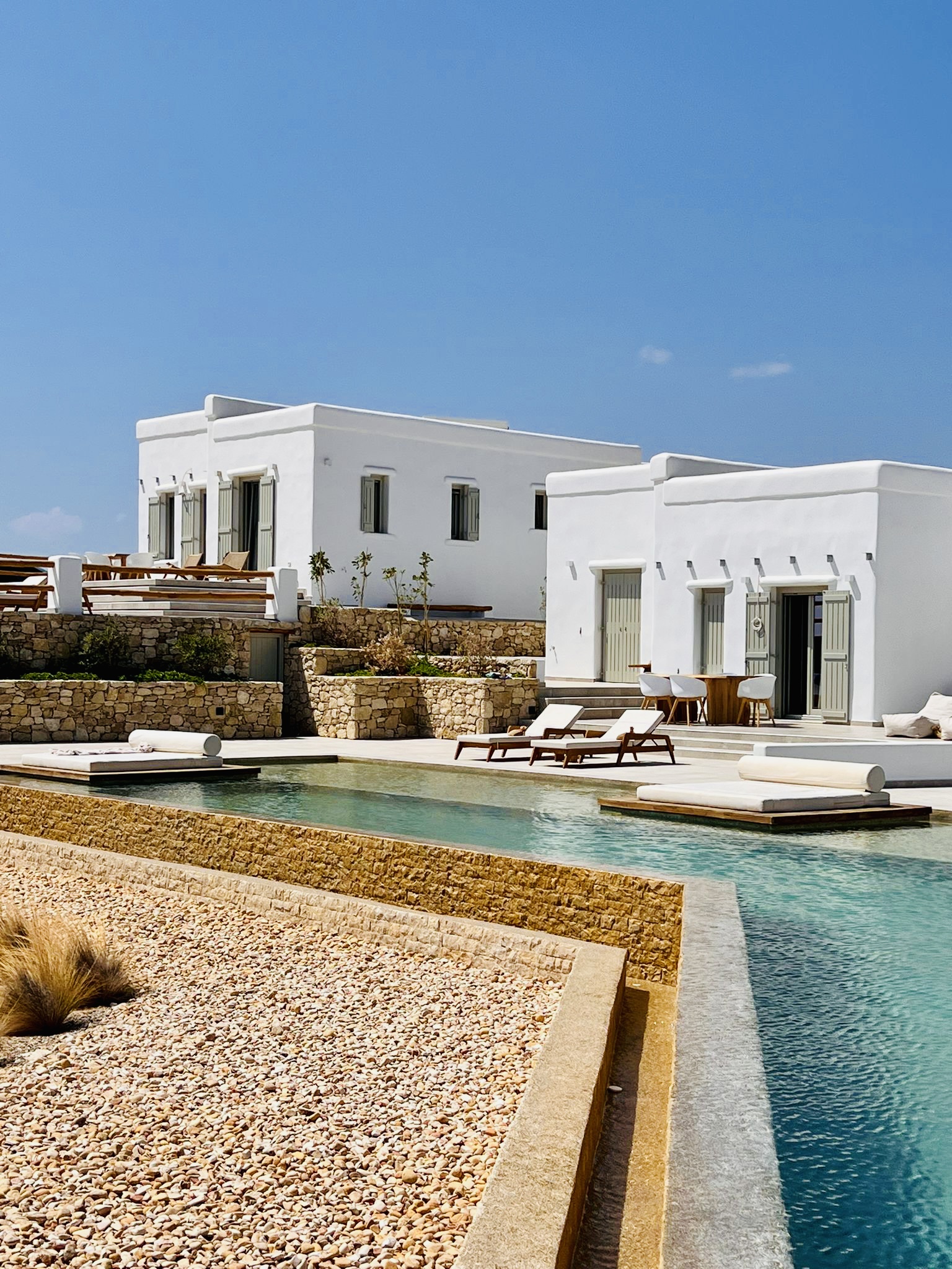 Villa with Semi-private Pool – the villas and shared infinity pool above Pori Beach, Koufonisia